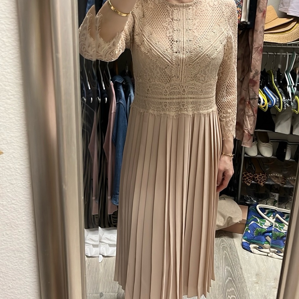 Elegant Lace Cream Dress